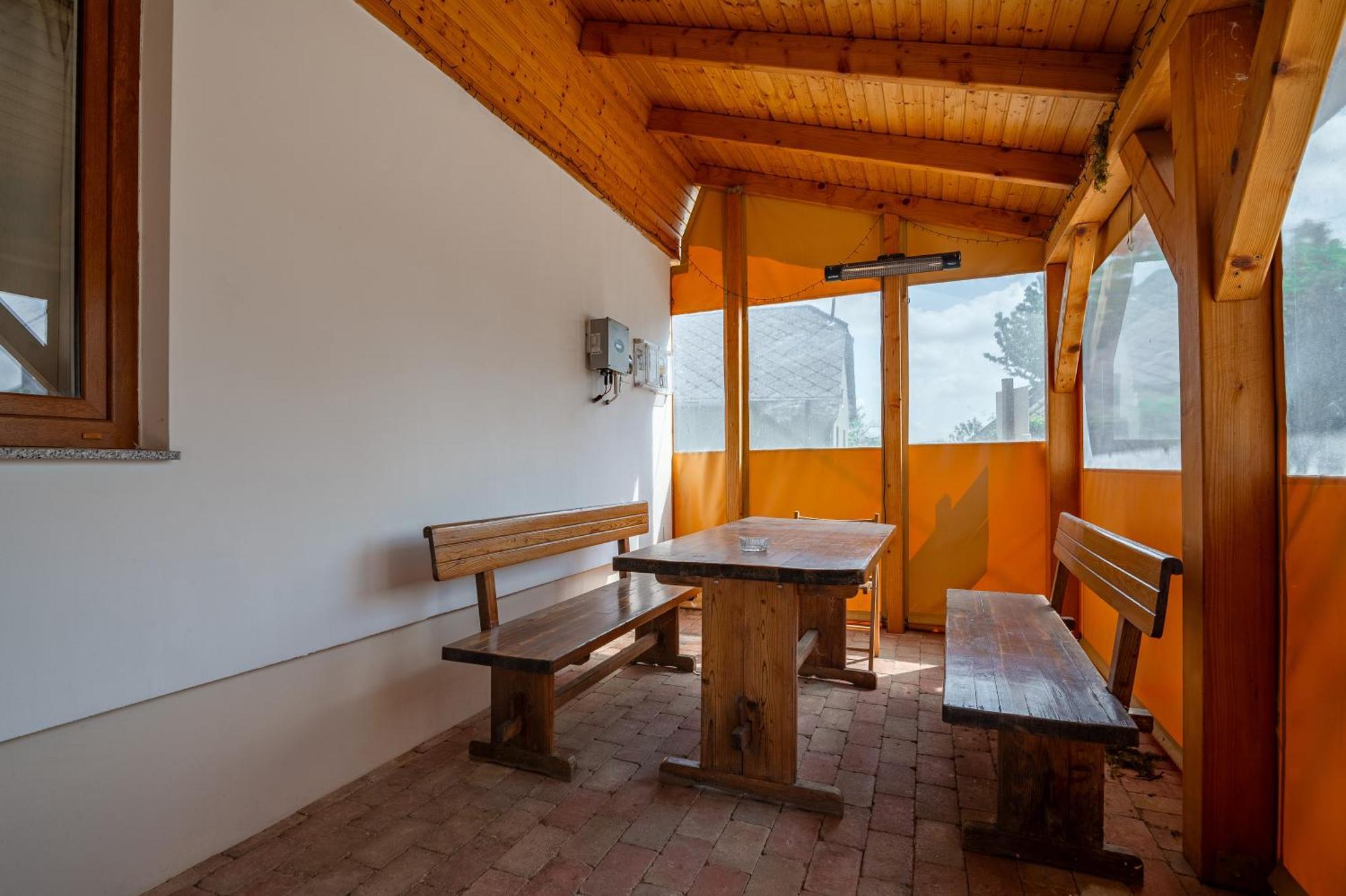 Foerhenc Wine House & Guesthouses I-Ii-Iii ナジカニジャ エクステリア 写真